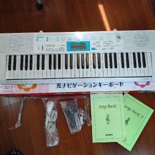 カシオ(CASIO)のCASIO 光ナビゲーションキーボードLK-128(キーボード/シンセサイザー)