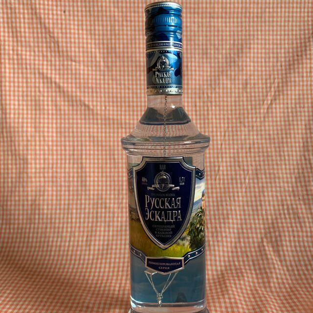 レア　プレミアム　ウォッカ　PYCCKAR ロシア 食品/飲料/酒の酒(蒸留酒/スピリッツ)の商品写真