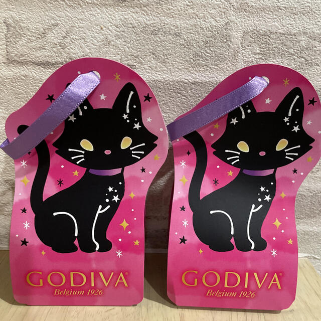 サンリオ(サンリオ)の■GODIVA ハロウィン G キューブ アソートメント（2粒入）✖️2個 食品/飲料/酒の食品(菓子/デザート)の商品写真