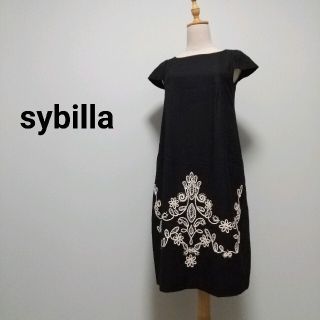 シビラ(Sybilla)の豪華刺繍♪ シビラ ウールワンピース ブラック(ひざ丈ワンピース)
