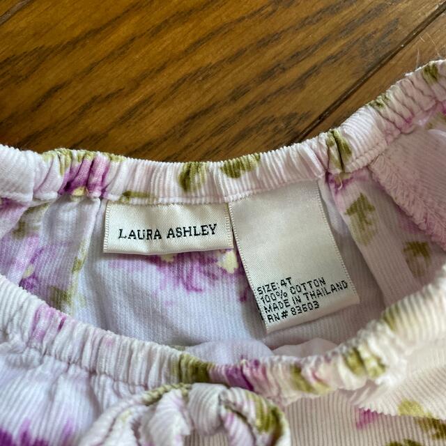 LAURA ASHLEY(ローラアシュレイ)のローラアシュレイ　ワンピース　サイズ4歳 キッズ/ベビー/マタニティのキッズ服女の子用(90cm~)(ワンピース)の商品写真