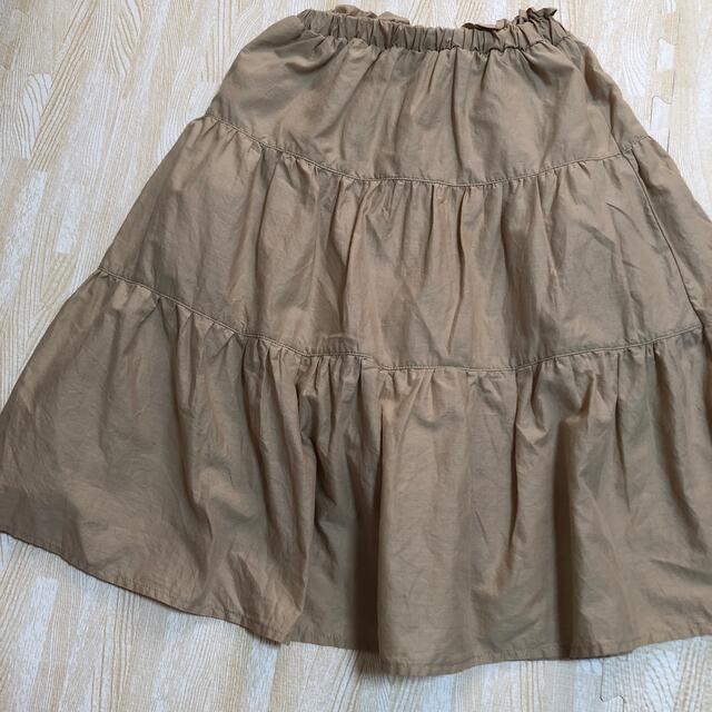 GU(ジーユー)のティアードスカート　120  ベージュ キッズ/ベビー/マタニティのキッズ服女の子用(90cm~)(スカート)の商品写真