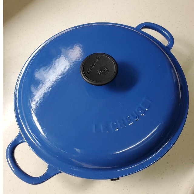 LE CREUSET(ルクルーゼ)のル・クルーゼビュッフェキャセロール（22cm） インテリア/住まい/日用品のキッチン/食器(鍋/フライパン)の商品写真