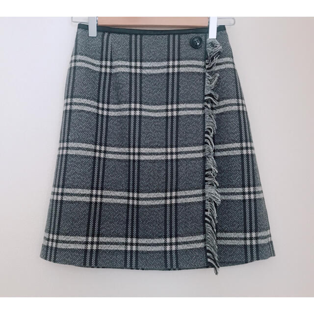 JILL by JILLSTUART(ジルバイジルスチュアート)のジルバイ　巻きスカート　グレー レディースのスカート(ひざ丈スカート)の商品写真