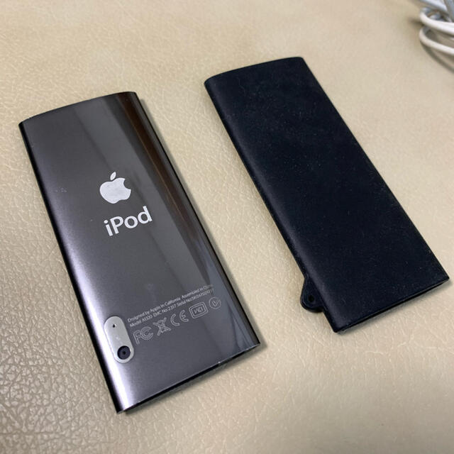 Apple(アップル)のアップル iPod nano 第5世代 8GB グレー スマホ/家電/カメラのオーディオ機器(ポータブルプレーヤー)の商品写真