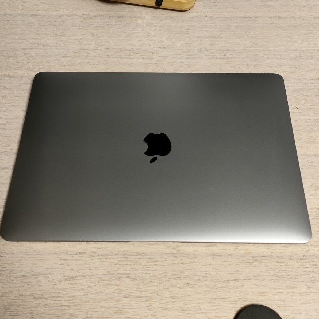 Apple(アップル)の【中古】APPLE MacBook Air MGN63J/A　256GB スマホ/家電/カメラのPC/タブレット(ノートPC)の商品写真