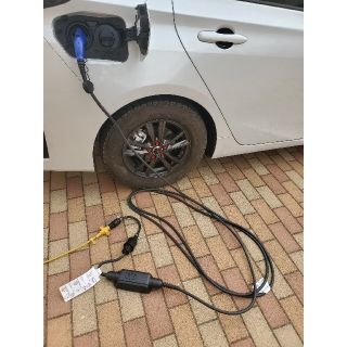 トヨタ純正phv充電器100V/200VプリウスZVW52