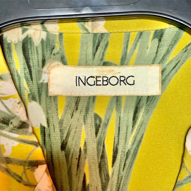 INGEBORG(インゲボルグ)のINGEBORG シャツ レディースのトップス(シャツ/ブラウス(長袖/七分))の商品写真