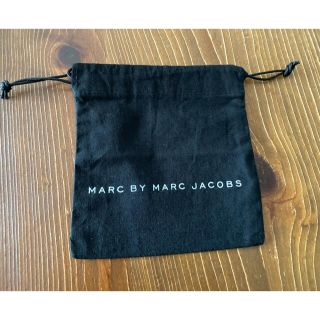 マークバイマークジェイコブス(MARC BY MARC JACOBS)のMARC BY MARC JACOBR ミニ巾着(ポーチ)