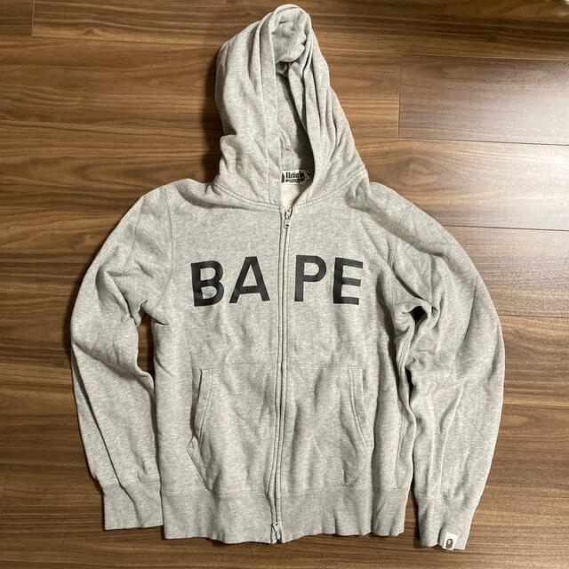 A BATHING APE(アベイシングエイプ)のAPE メンズのトップス(パーカー)の商品写真