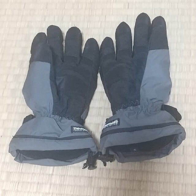 Thinsulate 手袋 グローブ Mサイズ 灰&黒 スキー スノーボード スポーツ/アウトドアのスノーボード(ウエア/装備)の商品写真