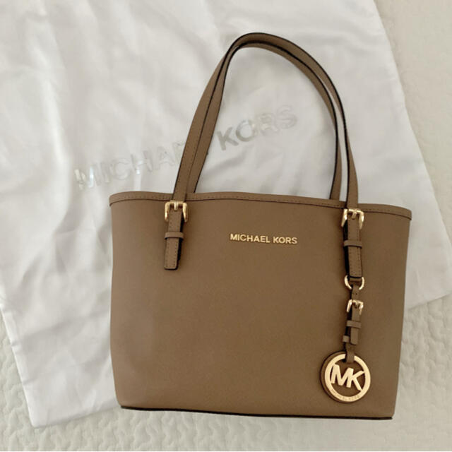 Michael Kors(マイケルコース)の【レア！超美品】MICHAELKORS ハンドバッグ ベージュ 百貨店購入 レディースのバッグ(ハンドバッグ)の商品写真