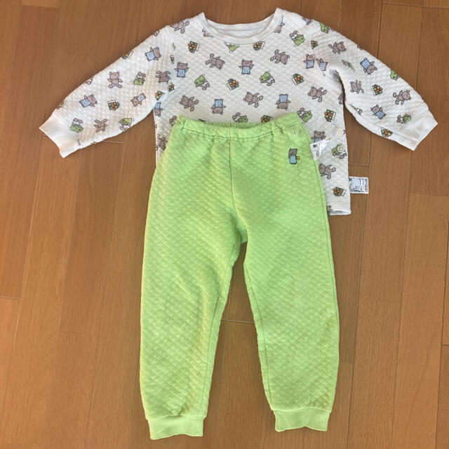 UNIQLO(ユニクロ)のユニクロベビー　キルトパジャマ　100 キッズ/ベビー/マタニティのキッズ服男の子用(90cm~)(パジャマ)の商品写真