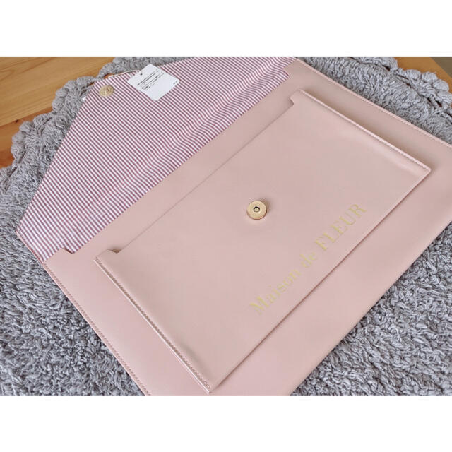 Maison de FLEUR(メゾンドフルール)の新品☆メゾンドフルールPCケース13.3 ピンク レディースのバッグ(その他)の商品写真