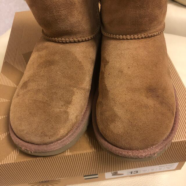 UGG(アグ)の☆カメリア様専用☆ UGG K BAILEY BUTTON ベイリー ボタン キッズ/ベビー/マタニティのキッズ靴/シューズ(15cm~)(ブーツ)の商品写真