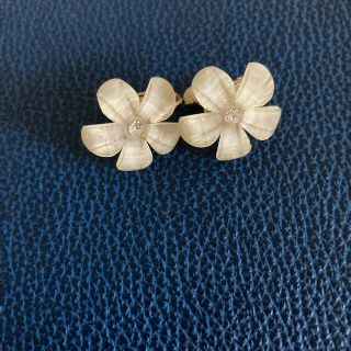 イヤリング フラワー 花 おおぶり ゴールド(イヤリング)