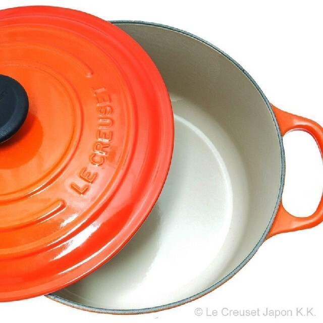 LE CREUSET(ルクルーゼ)のル・クルーゼ シグニチャー ココット・ロンド（20cm） インテリア/住まい/日用品のキッチン/食器(鍋/フライパン)の商品写真