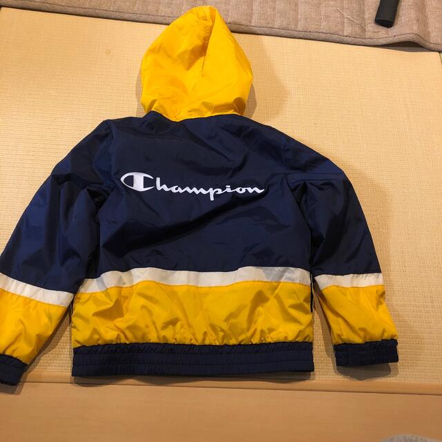 Champion(チャンピオン)のキッズ　チャンピオン　ナイロンパーカー キッズ/ベビー/マタニティのキッズ服女の子用(90cm~)(ジャケット/上着)の商品写真