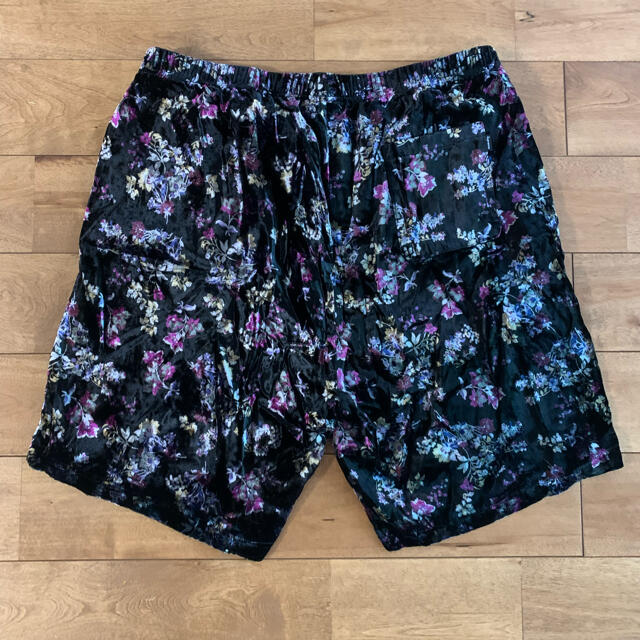 Supreme(シュプリーム)のsupreme floral velour shorts L 美品 19aw メンズのパンツ(ショートパンツ)の商品写真