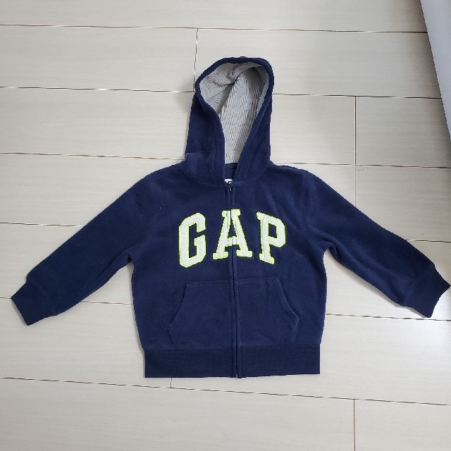 GAP Kids(ギャップキッズ)のGAP　パーカー キッズ/ベビー/マタニティのキッズ服男の子用(90cm~)(ジャケット/上着)の商品写真