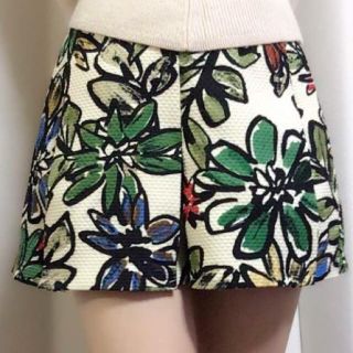 リリーブラウン(Lily Brown)の新品 lily brown 花柄ショートパンツ(ショートパンツ)