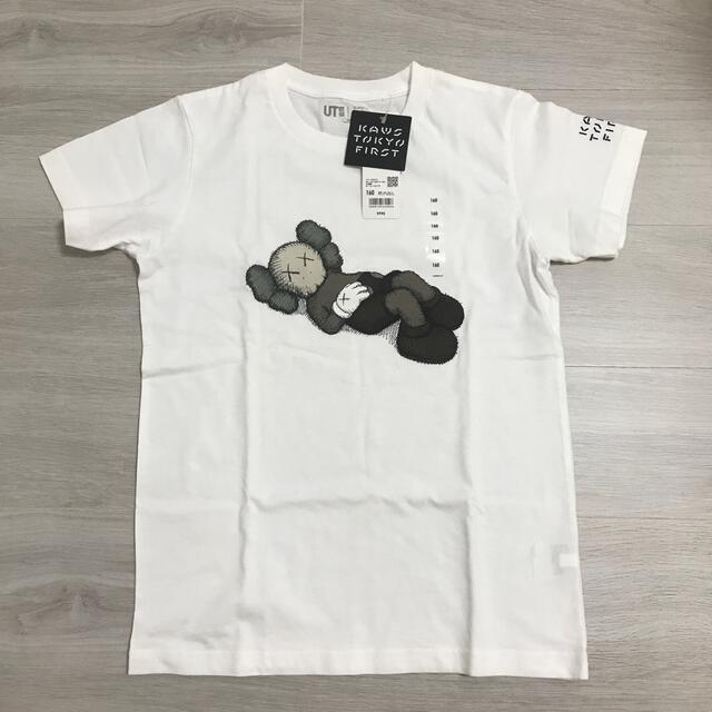 新品タグ付　UNIQLOユニクロ KAWS カウズ Tシャツ 2枚セット