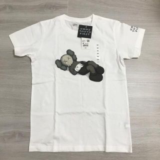 ユニクロ(UNIQLO)の新品 160センチ KAWS Tシャツ ユニクロ カウズ(Tシャツ/カットソー)