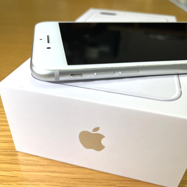 iPhone - iPhone8 plus 64 Silver SIMフリーの通販 by The shop｜アイフォーンならラクマ 国産超特価