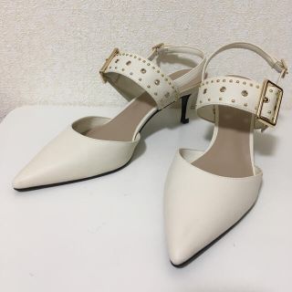 チャールズアンドキース(Charles and Keith)の【美品】CHARLES & KEITH スタッズ スリングバックヒール(ハイヒール/パンプス)