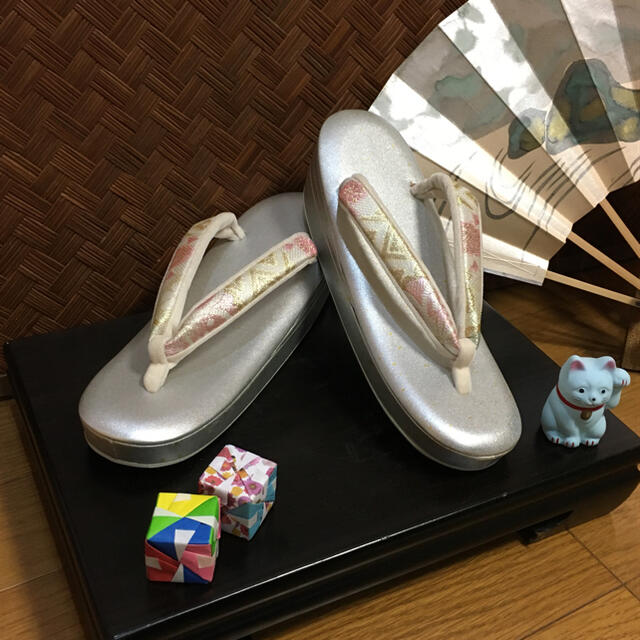 草履 【紗織謹製】単品 ✨振袖 カジュアル兼用可、草履だけ 草履 【紗織謹製】単品 ✨振袖 カジュアル兼用可、草履だけ