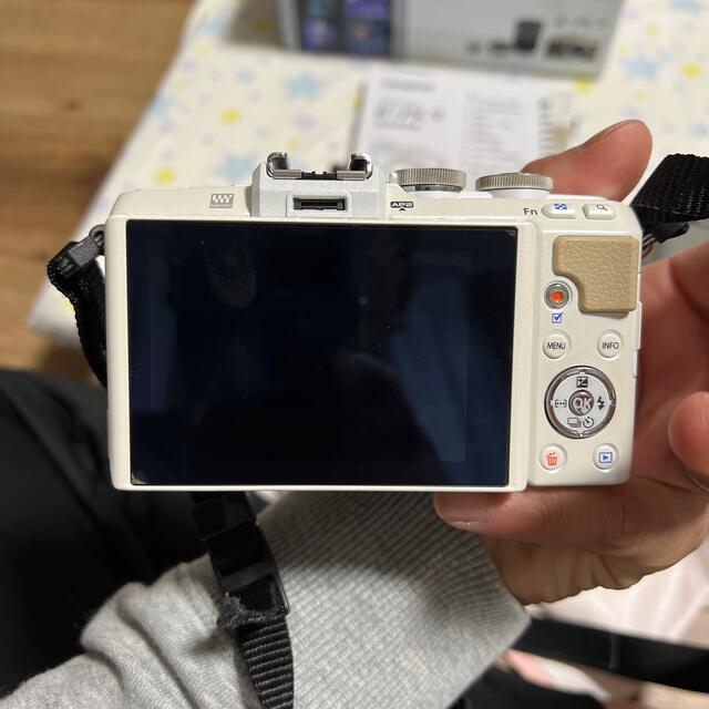 OLYMPUS E-PL7 EZ ダブルズームキット WHITE 2