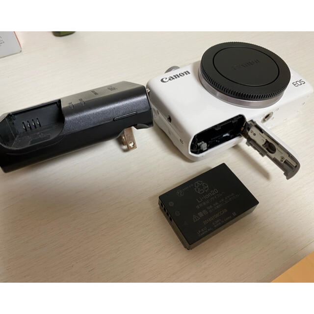Canon EOS M10 Wズームキット WH レンズ2個付属 - 4
