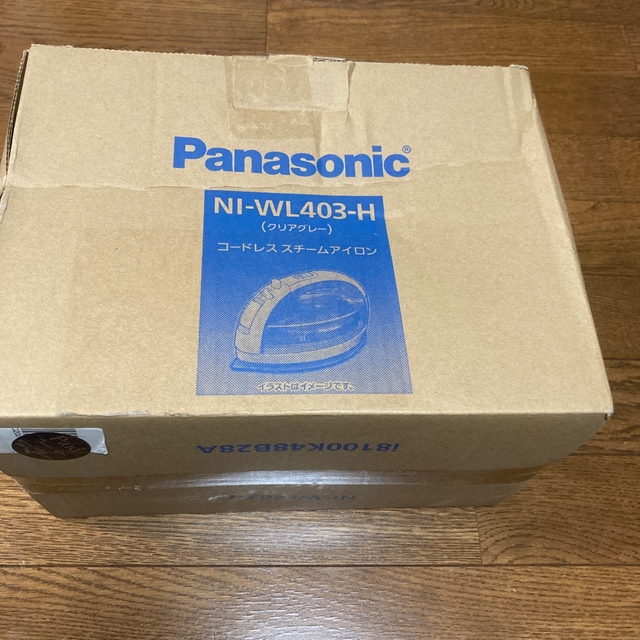 Panasonic(パナソニック)のパナソニック コードレススチームアイロン カルル クリアグレー NI-WL403 スマホ/家電/カメラの生活家電(アイロン)の商品写真