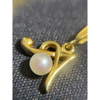 パール　18k イニシャルネックレス(ネックレス)