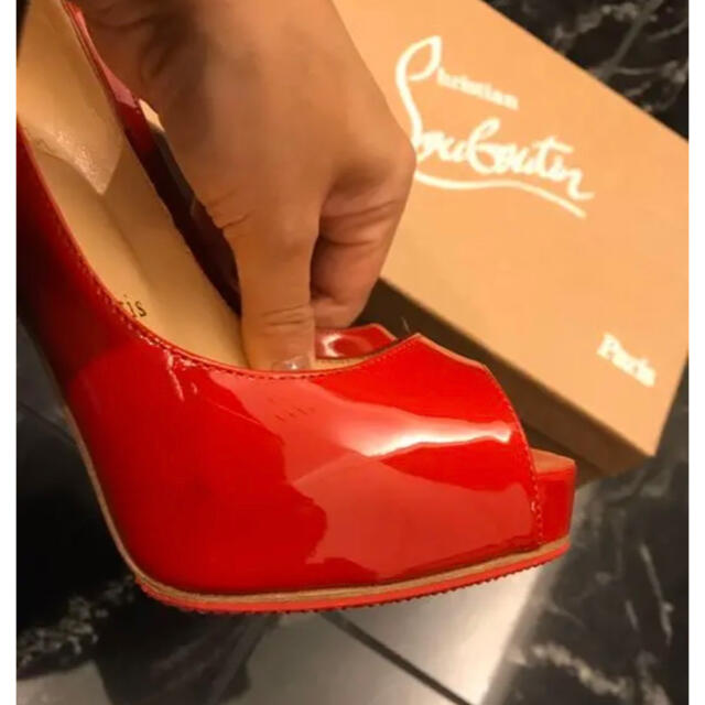 Christian by rara 's shop|クリスチャンルブタンならラクマ Louboutin - ★極美品★クリスチャンルブタン・赤パンプス(35サイズ)の通販 限定品通販