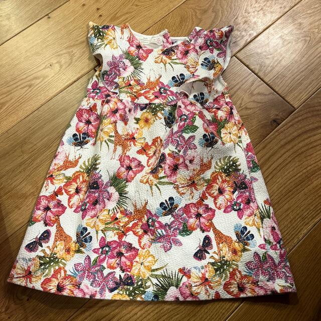 ZARA KIDS(ザラキッズ)のZARAキッズ　ボタニカルワンピ キッズ/ベビー/マタニティのキッズ服女の子用(90cm~)(ワンピース)の商品写真