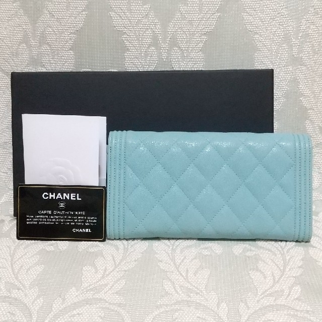 CHANEL(シャネル)のCHANEL ボーイシャネル ロングフラップウォレット ミントブルー 水色 レディースのファッション小物(財布)の商品写真