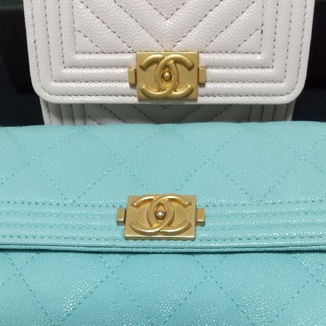 CHANEL(シャネル)のCHANEL ボーイシャネル ロングフラップウォレット ミントブルー 水色 レディースのファッション小物(財布)の商品写真