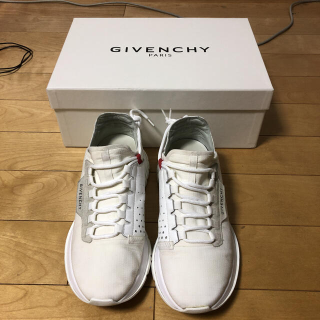 GIVENCHY ローカットスニーカー　ジバンシィ