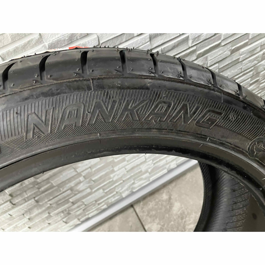 新品未使用‼️235/45R19インチ  自動車/バイクの自動車(タイヤ)の商品写真