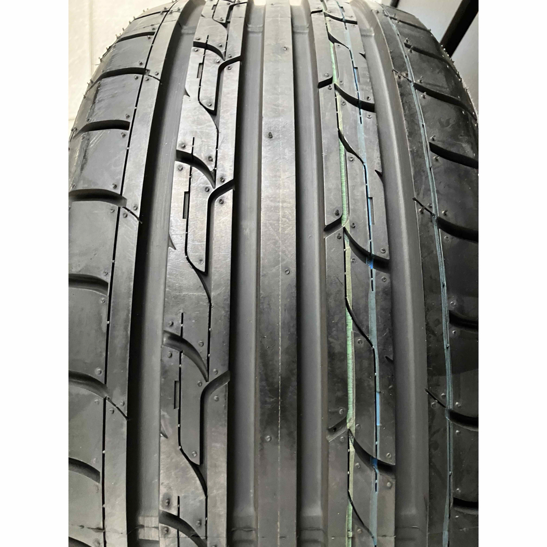 新品未使用‼️235/45R19インチ  自動車/バイクの自動車(タイヤ)の商品写真