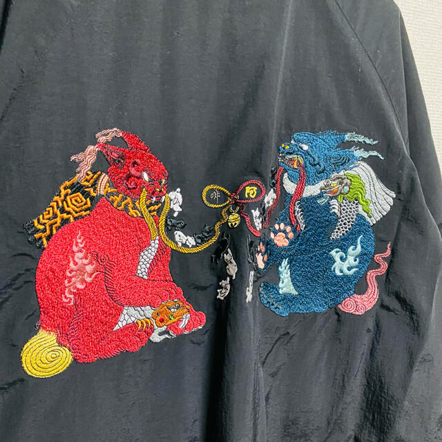 Design Tshirts Store graniph(グラニフ)の美品　阿吽猫破魔矢 (石黒亜矢子) ｜コラボブルゾン　黒 メンズのジャケット/アウター(ブルゾン)の商品写真