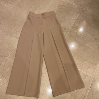 ザラ(ZARA)の新品未使用　ベージュ　ZARA きれいめスタイル パンツ(カジュアルパンツ)