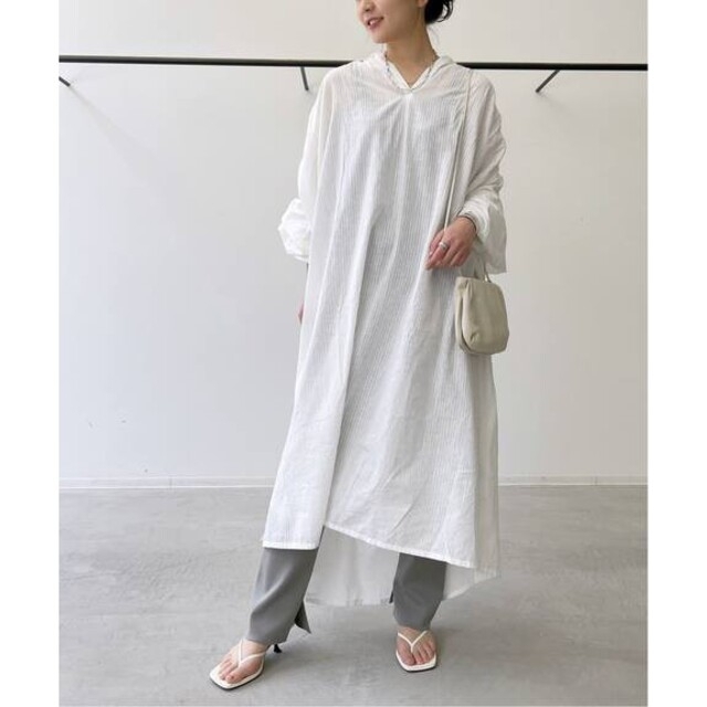 L'Appartement DEUXIEME CLASSE(アパルトモンドゥーズィエムクラス)のアパルトモン【AISH　アイシュ】Maxi Dress　ロングブラウス レディースのワンピース(ロングワンピース/マキシワンピース)の商品写真