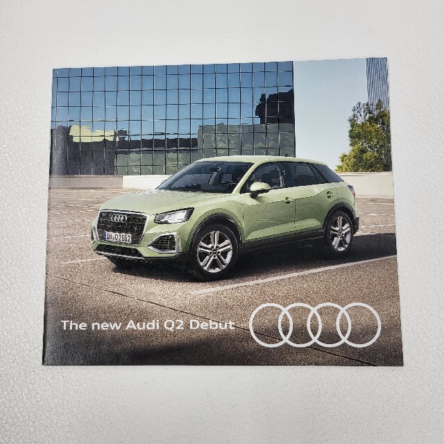 AUDI(アウディ)のThe new Audi Q2 カタログ 自動車/バイクの自動車(カタログ/マニュアル)の商品写真