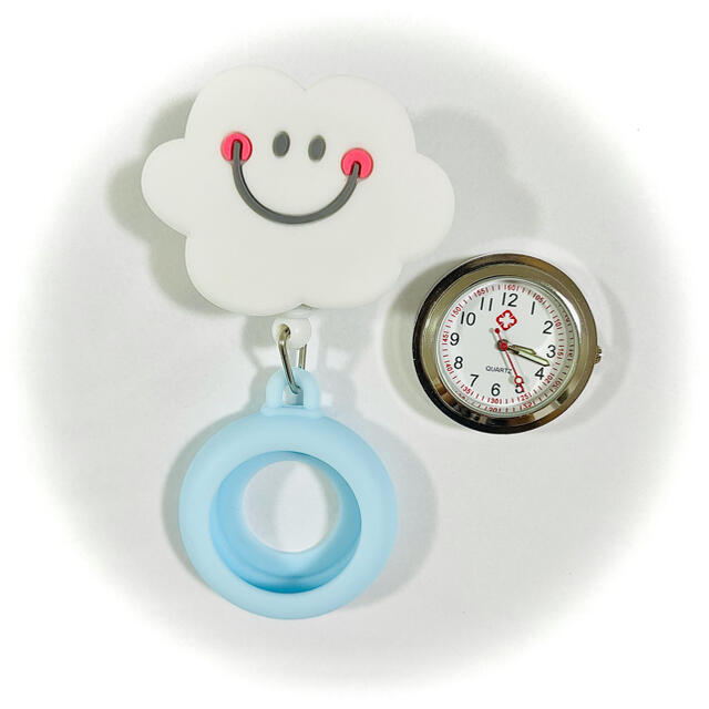 新品　ナースウォッチ　クリップ式時計　スマイル雲 レディースのファッション小物(腕時計)の商品写真