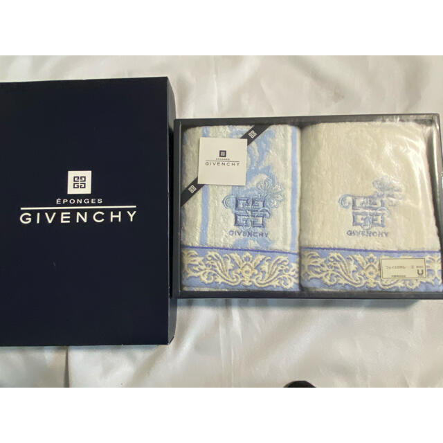 GIVENCHY(ジバンシィ)のジバンシィ  GIVENCHY　フェイスタオル　二枚組 インテリア/住まい/日用品の日用品/生活雑貨/旅行(タオル/バス用品)の商品写真