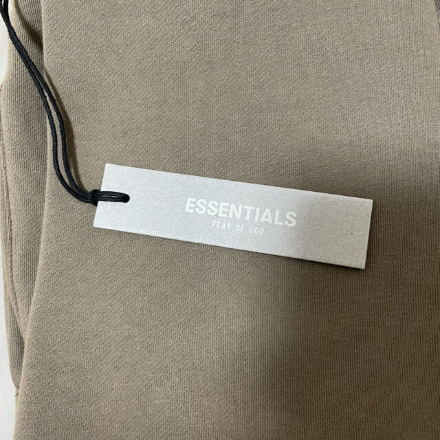 FEAR OF GOD(フィアオブゴッド)の🚨【最終値下げ】🚨 ESSENTIALS SWEATPANT / HARVEST メンズのパンツ(その他)の商品写真