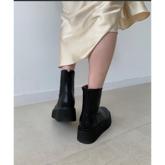 Didot.showroom - bulky rubber boots 1