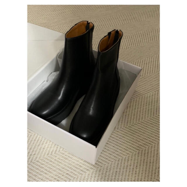 Didot.showroom - bulky rubber boots 3